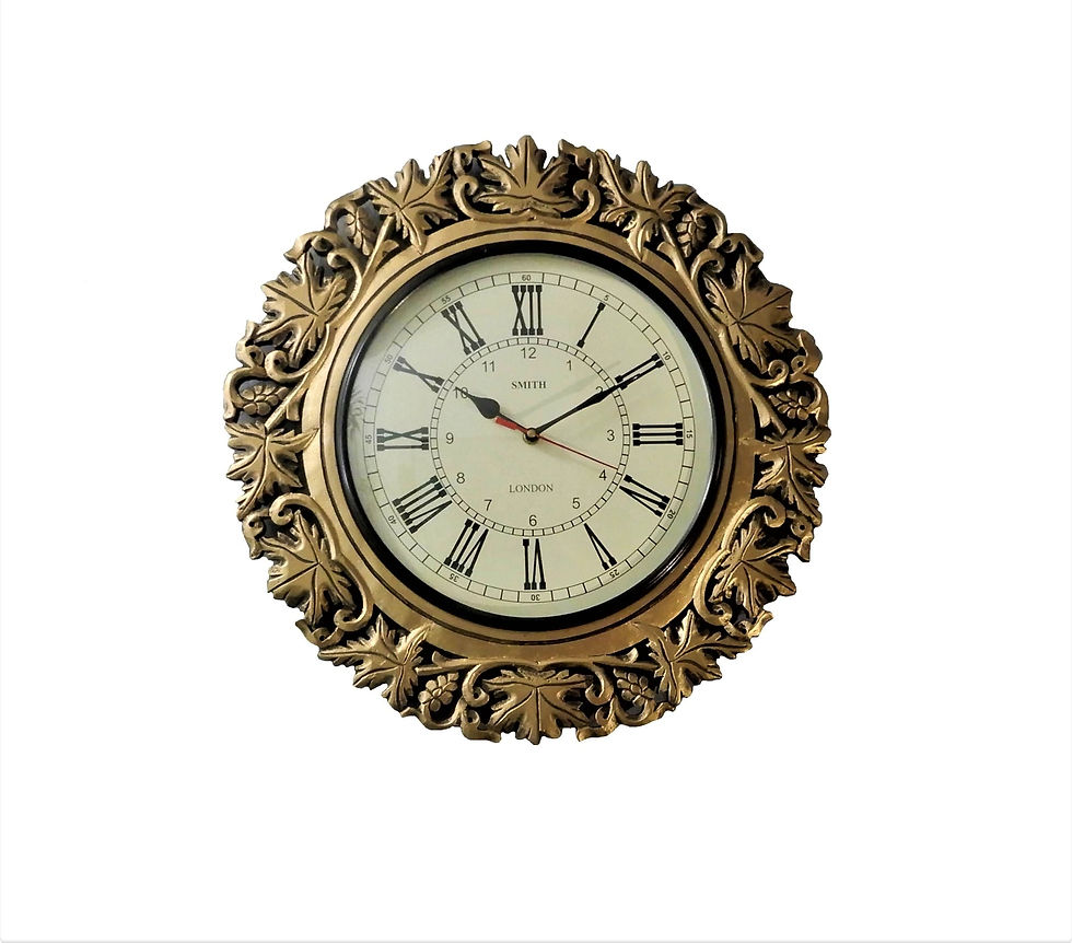 Thumbnail: Wall Clock with carving design