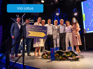 Jong talent op het podium tijdens de Bredase Vastgoedtalent Verkiezing 