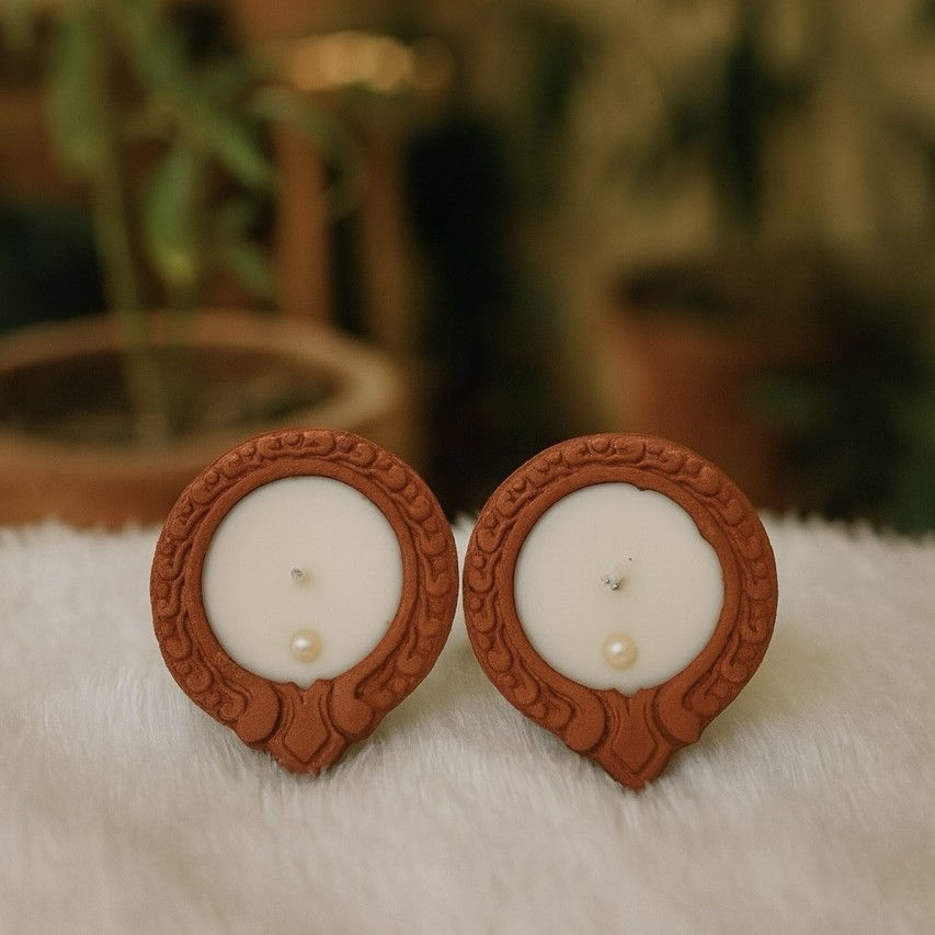 Eco-friendly Clay Diya Soy Wax Scented Candle with pearl design