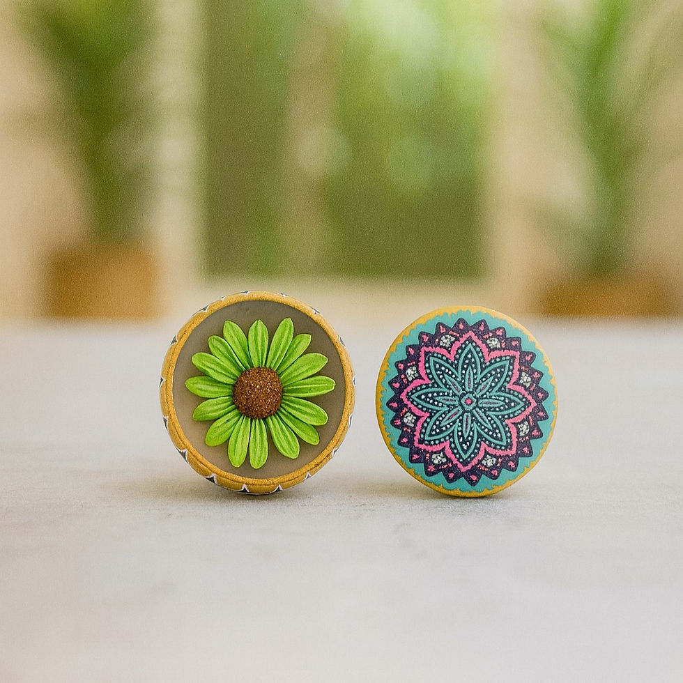 Eco-friendly Daisy Blossom Soy Wax Tin Candle made with 100% natural soy wax and premium fragrances