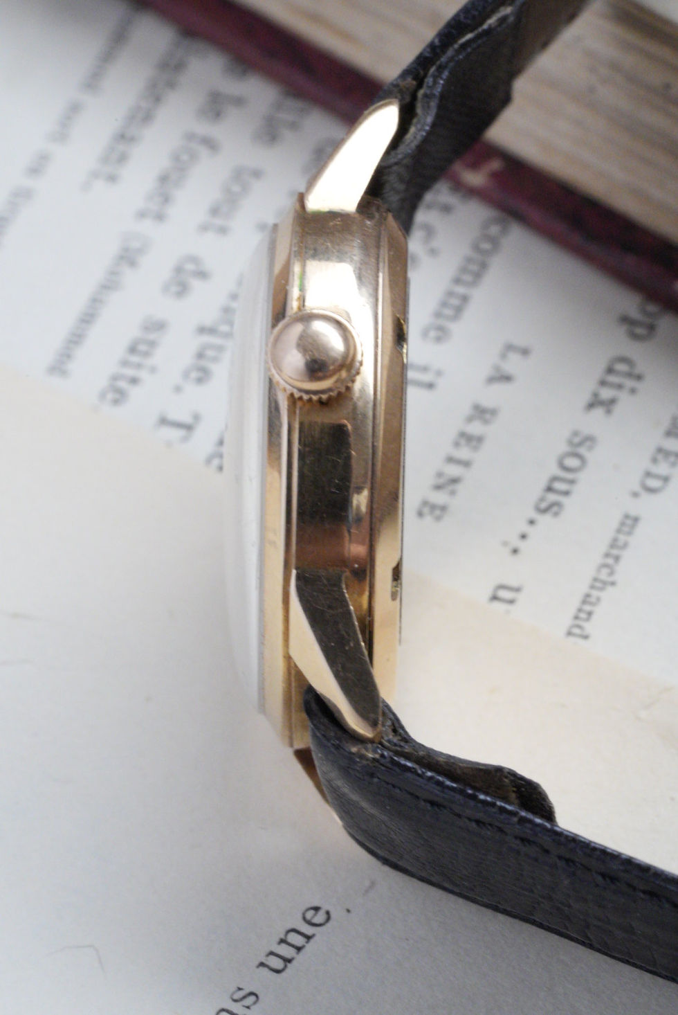 Thumbnail: Universal Genève bumper 18k gold