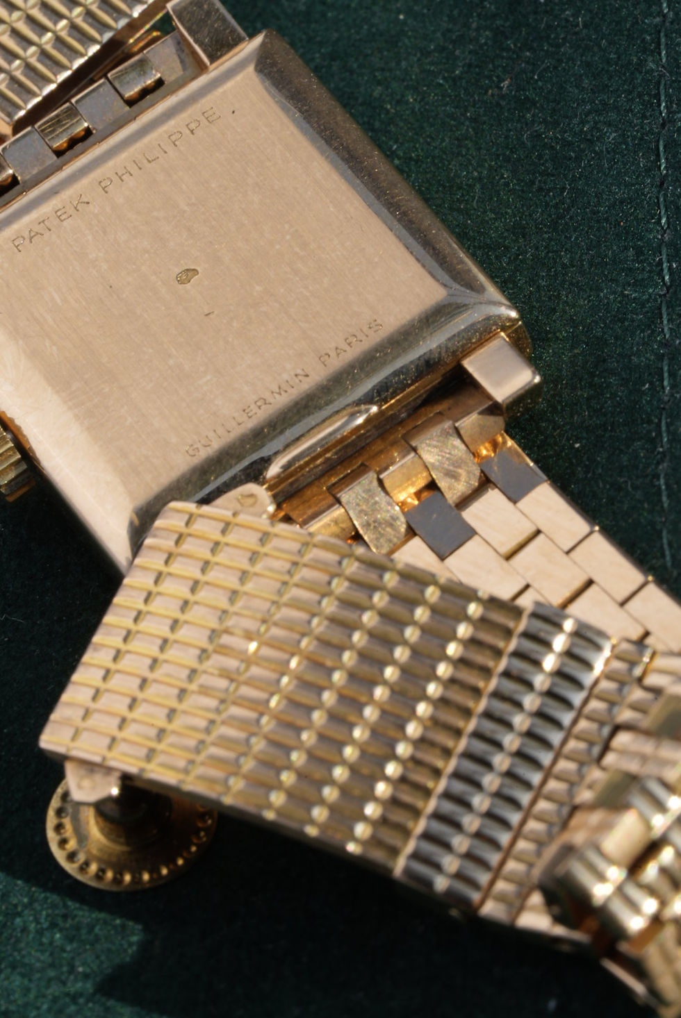 Thumbnail: Patek Philippe Guillermin case