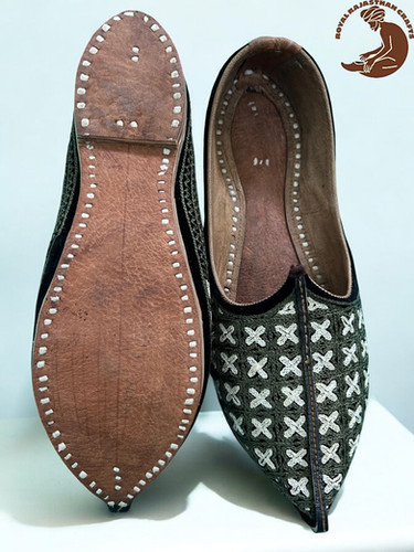 Traditional Rajasthani Mojari with Silver Cross Stitch Embroidery Jutti