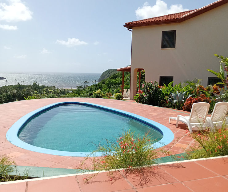 fond bay suites hotel pool
