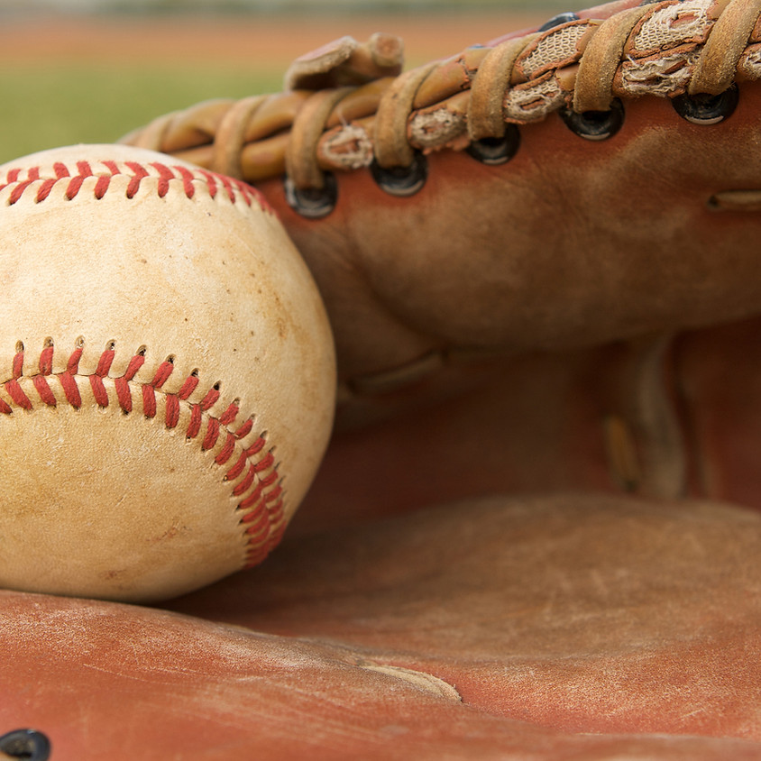 Combatir COVID-19 en una clínica de vacunación gratuita -- TD Bank Ballpark