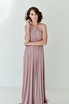 Bridesmaid in the Gelique Adele Dress with a romantic twisted halter neckline, gathered bodice, and flowy skirt. A high-quality, elegant bridesmaid gown from Gelique Online designed for comfort, movement, and a flattering fit — perfect for contemporary bridal parties wanting soft, romantic bridesmaid fashion