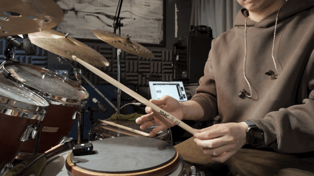 正確爵士鼓握棒動作