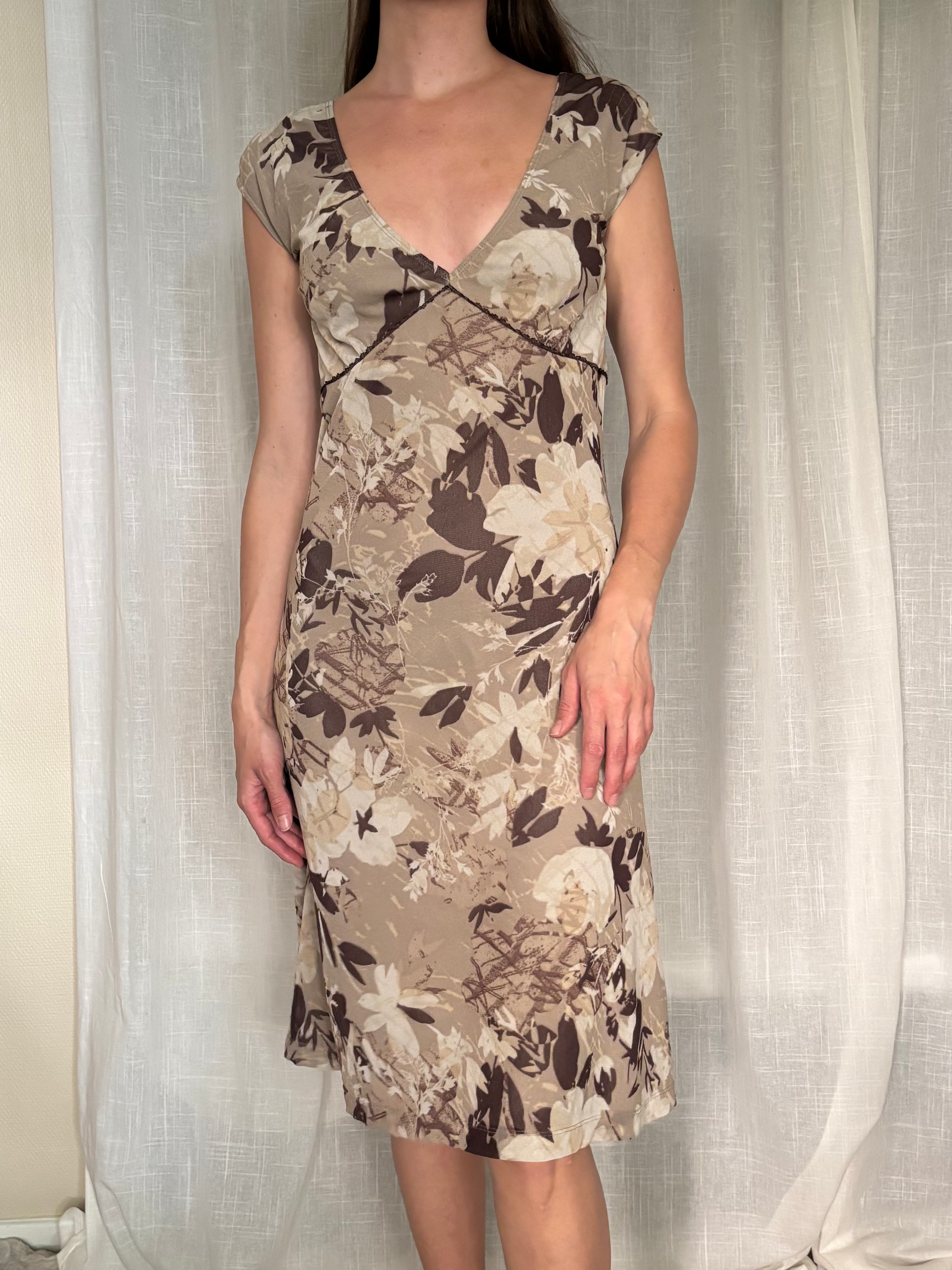 Floral Midi Dress – M