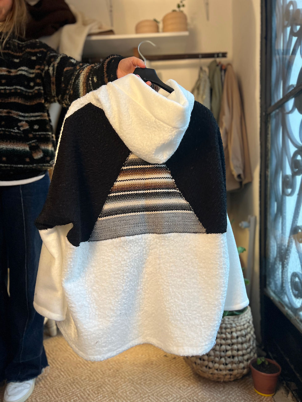 Miniatura: CAMPERA TRIÁNGULO