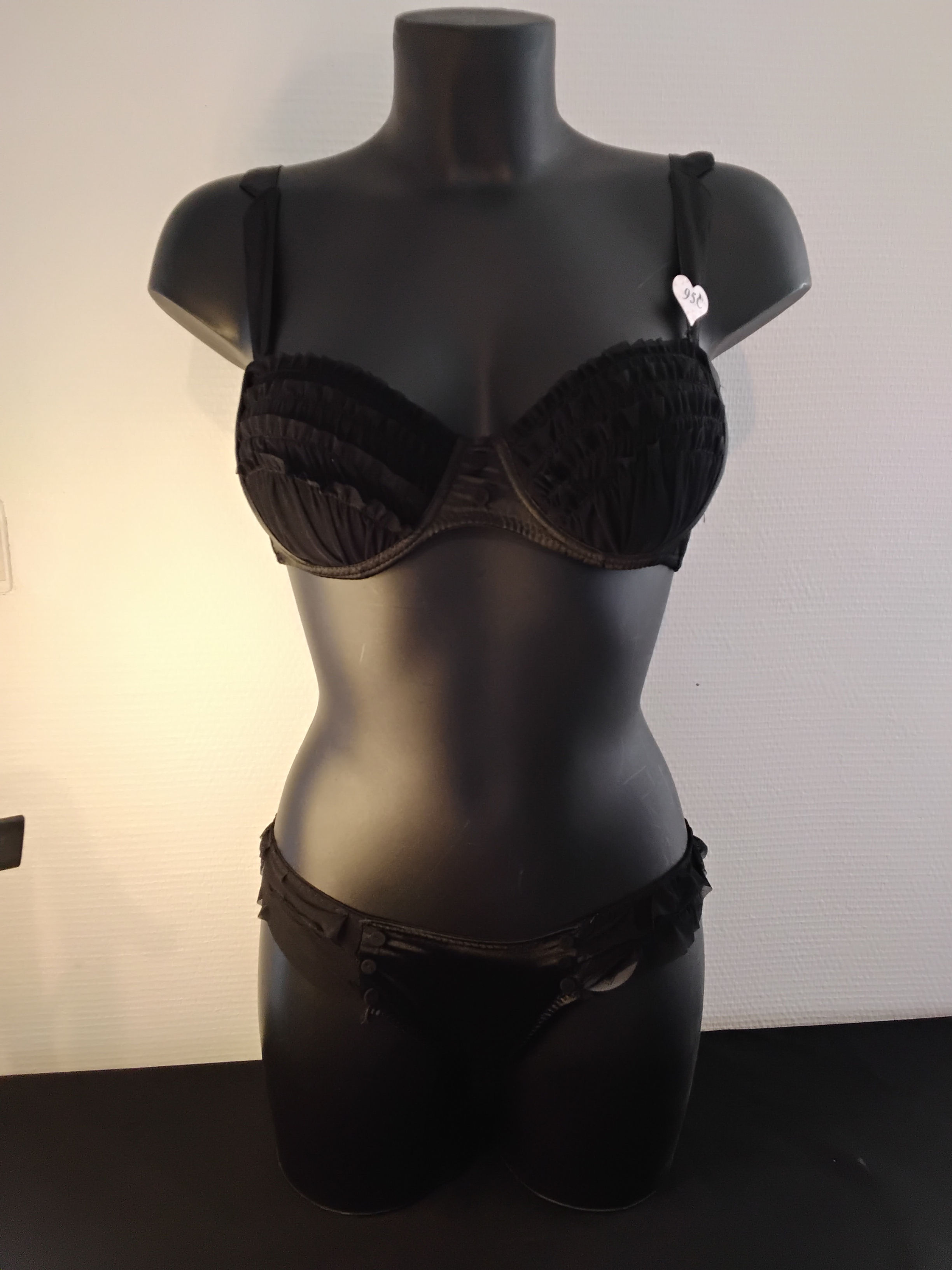 Ensemble de Lingerie Push-Up "Élégance Noire"