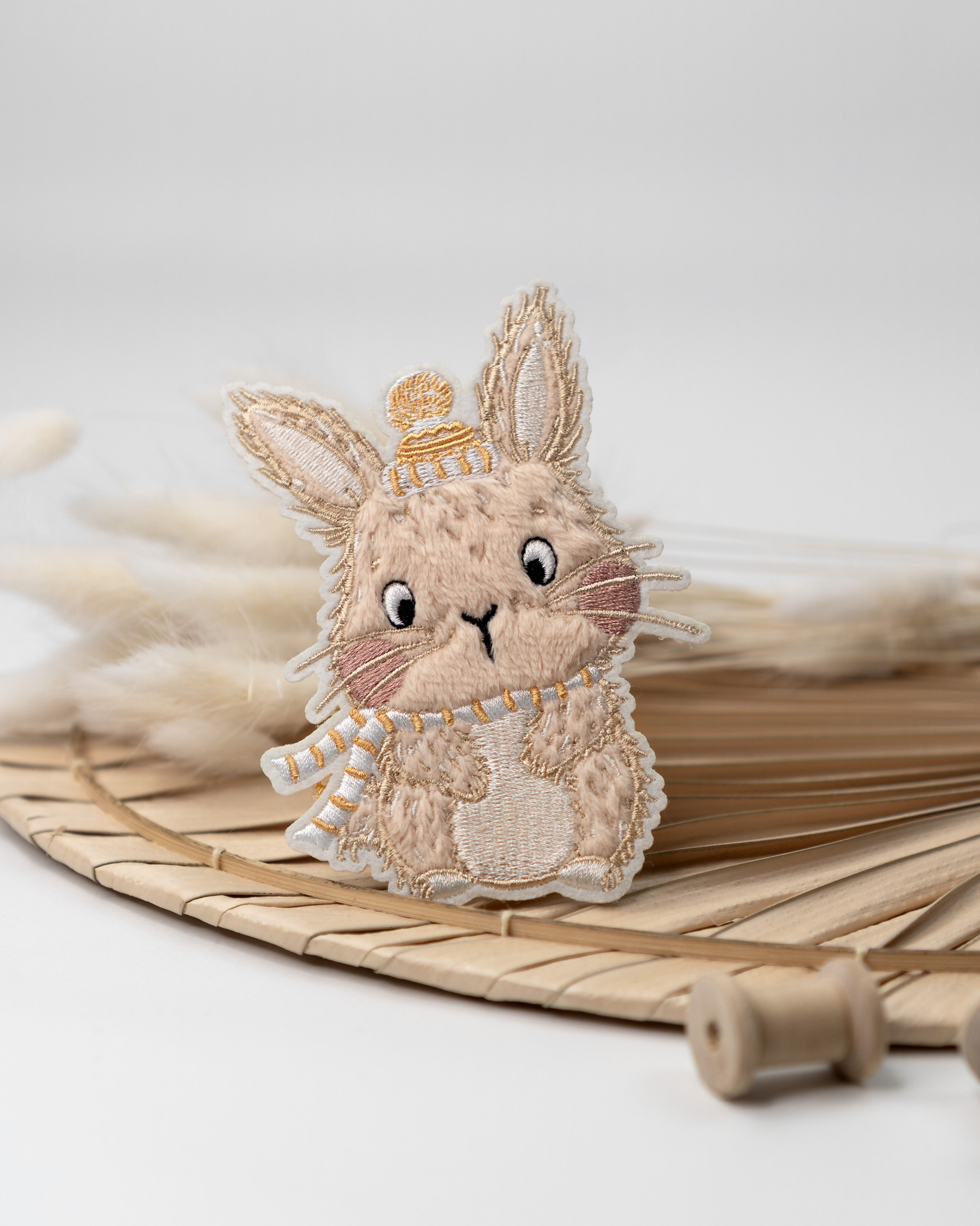 Häschen mit Mütze-Chenille Patsch
