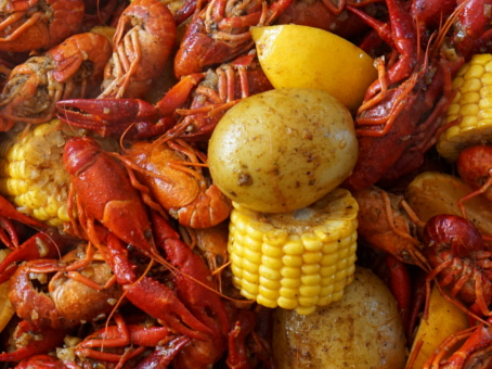 Bajos precios del cangrejo de río impulsan ventas en el sur de Luisiana durante la Cuaresma