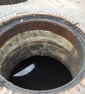 Sanierung-Abwasserschacht-01.jpg