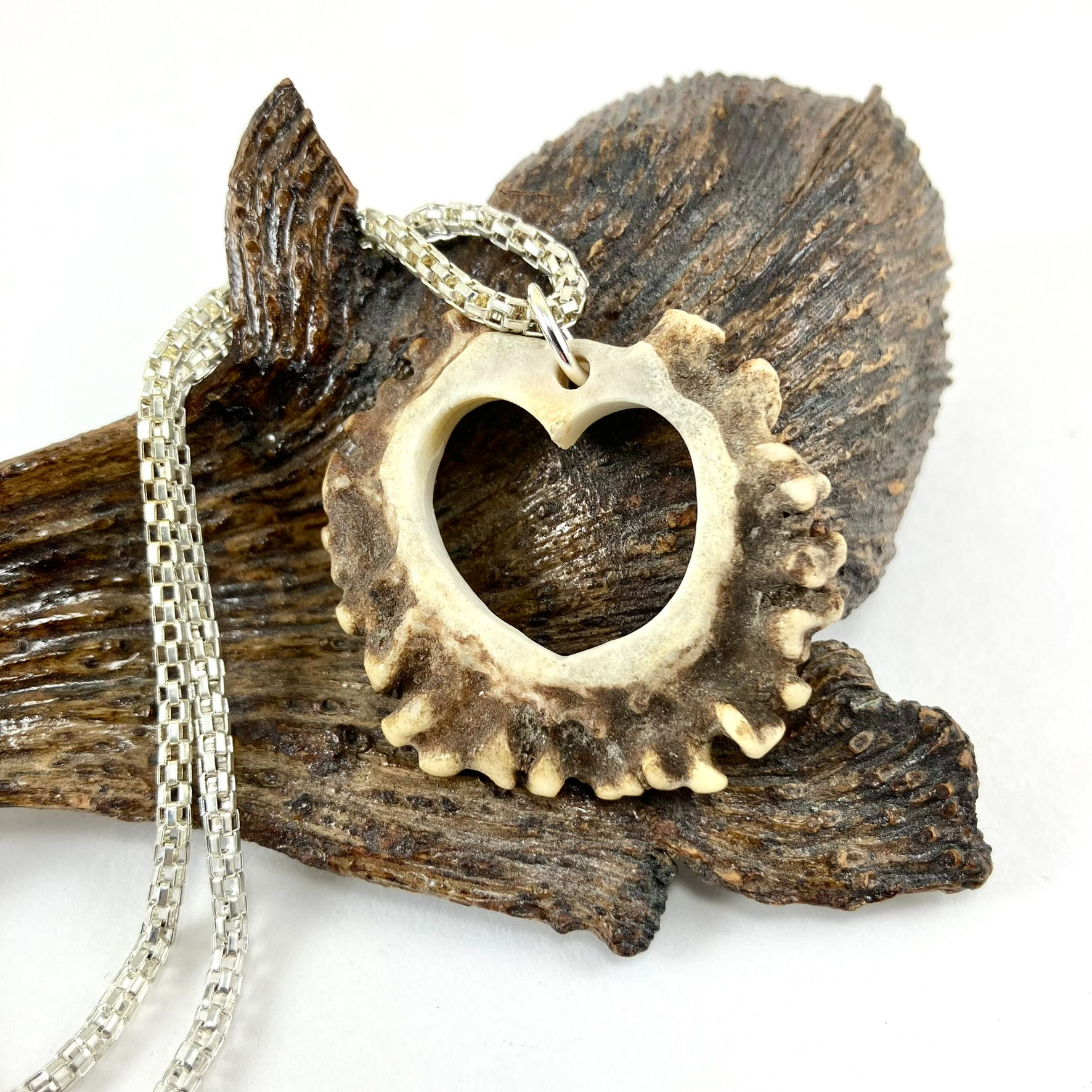 Exploding_Heart_Antler_Necklace
