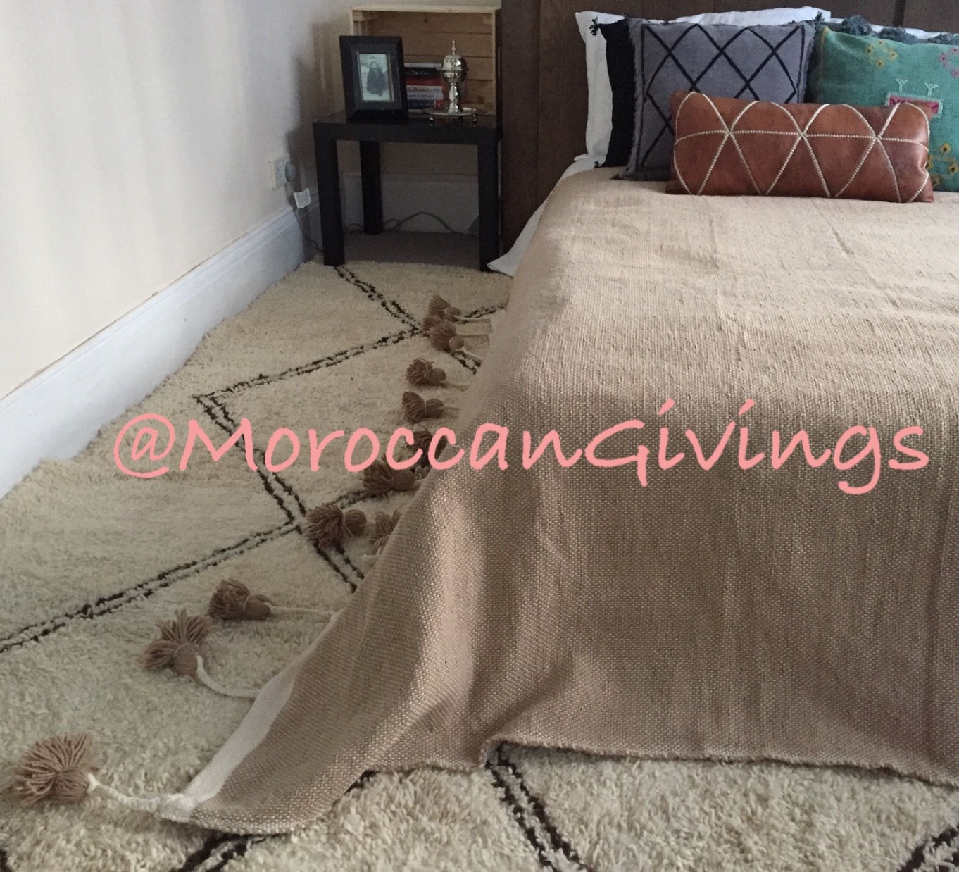 Pom Pom Blanket, Spike design, Cappuccino (SD105)