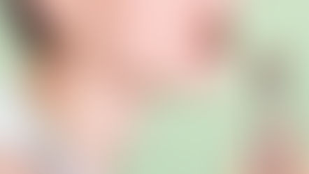 A primeira linha de cuidado de pele e maquilhagem Prada já está disponível em Portugal!