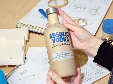 Vodka engarrafada em garrafas de papel!