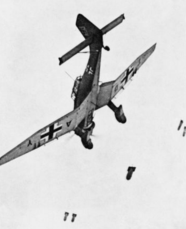 Un Junker Ju 87 dit « Stuka » en piqué
(source :Wikipedia)
