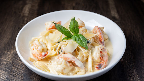 Pasta Alfredo con Camarones