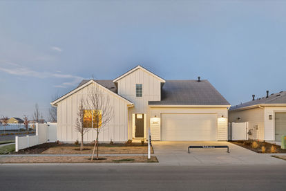 Photo of House from the outside (Real Estate) 