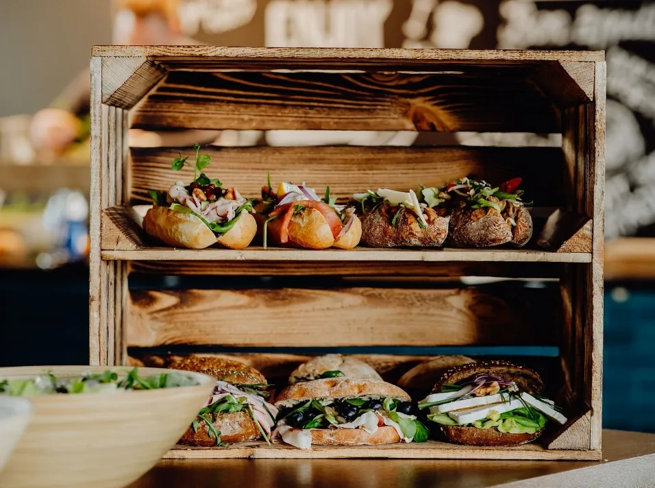 lunch-slider-2x-img5.webp