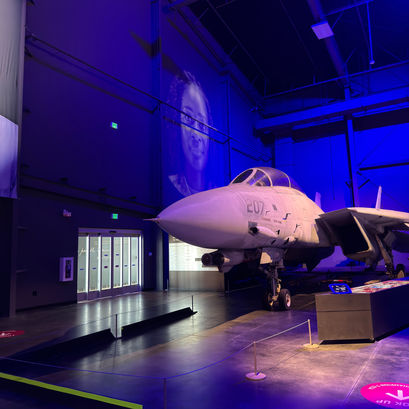 Educational aviation tour – students visiting Sullenberger Aviation Museum in Charlotte