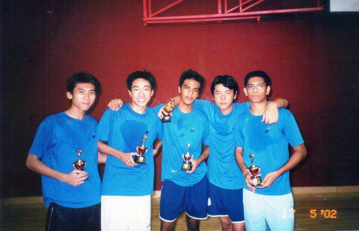Catholic Junior Collage days (Calvin is standing 2nd from the left, and Mus 3rd from the left).