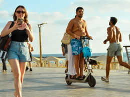 US Urges Americans to Reconsider Middle East Travel Over Escalation Risk