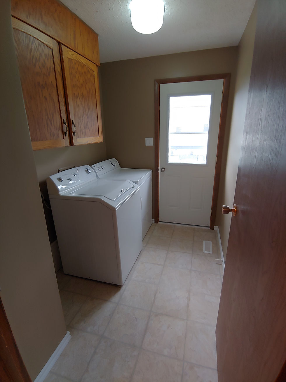 Laundry Room (Main)