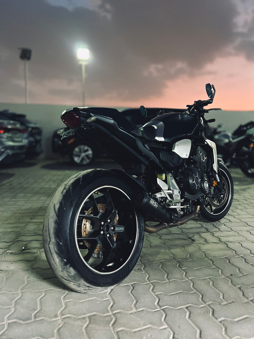 Thumbnail: Honda cb1000r