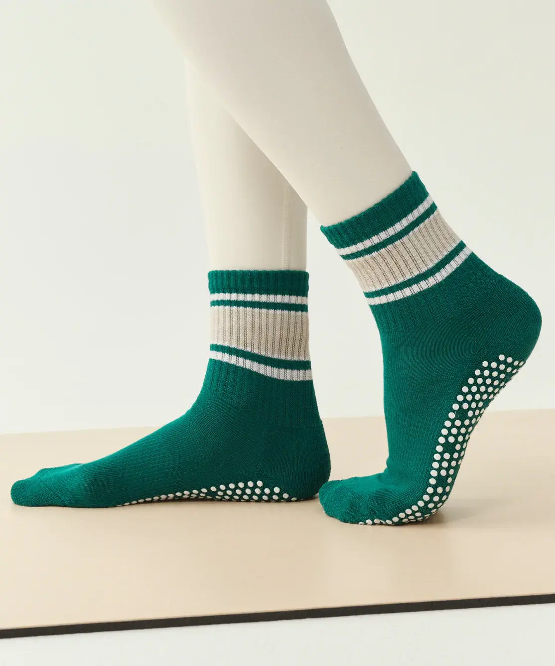 Move Active Grip Socks | Emerald Oat Stripe
