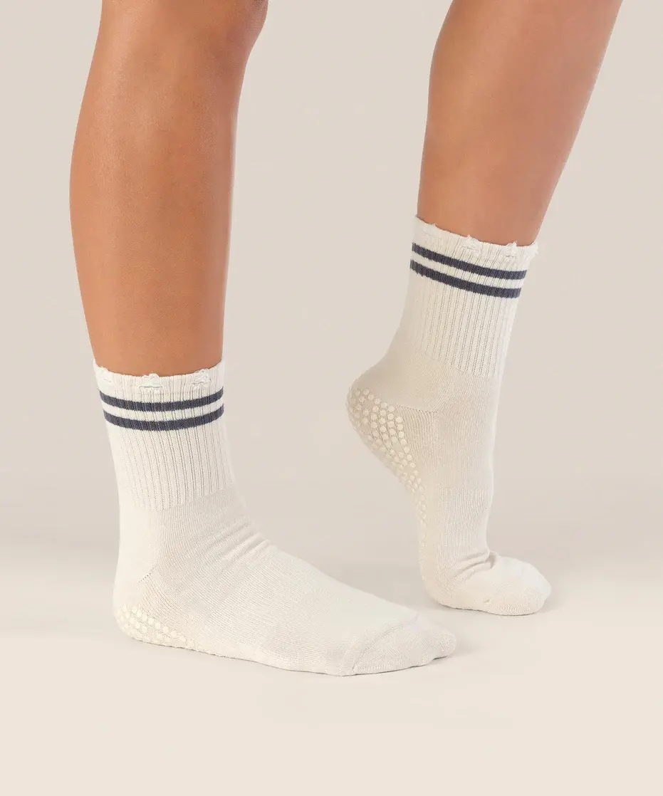 Thumbnail: Move Active Grip Socks | Edgy Oat