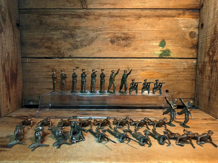 Assortiment de figurines militaires, W. Britain, Angleterre, 1940's