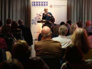 Garagenriesling und Kühlhausleichen im Polizeipräsidium