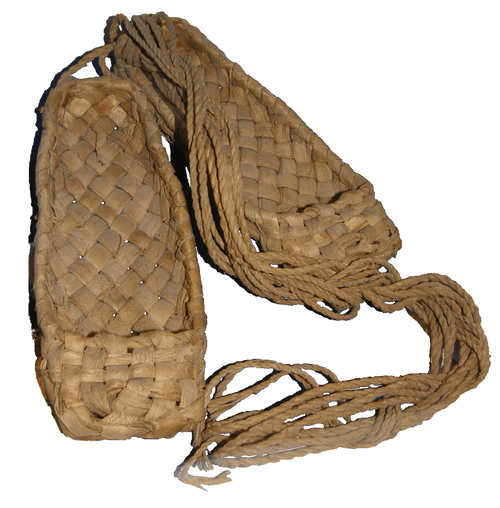 lapti, chausses, chaussures, sandales, espadrilles, sandales, costume traditionnel, tradition, pauvrete, misere