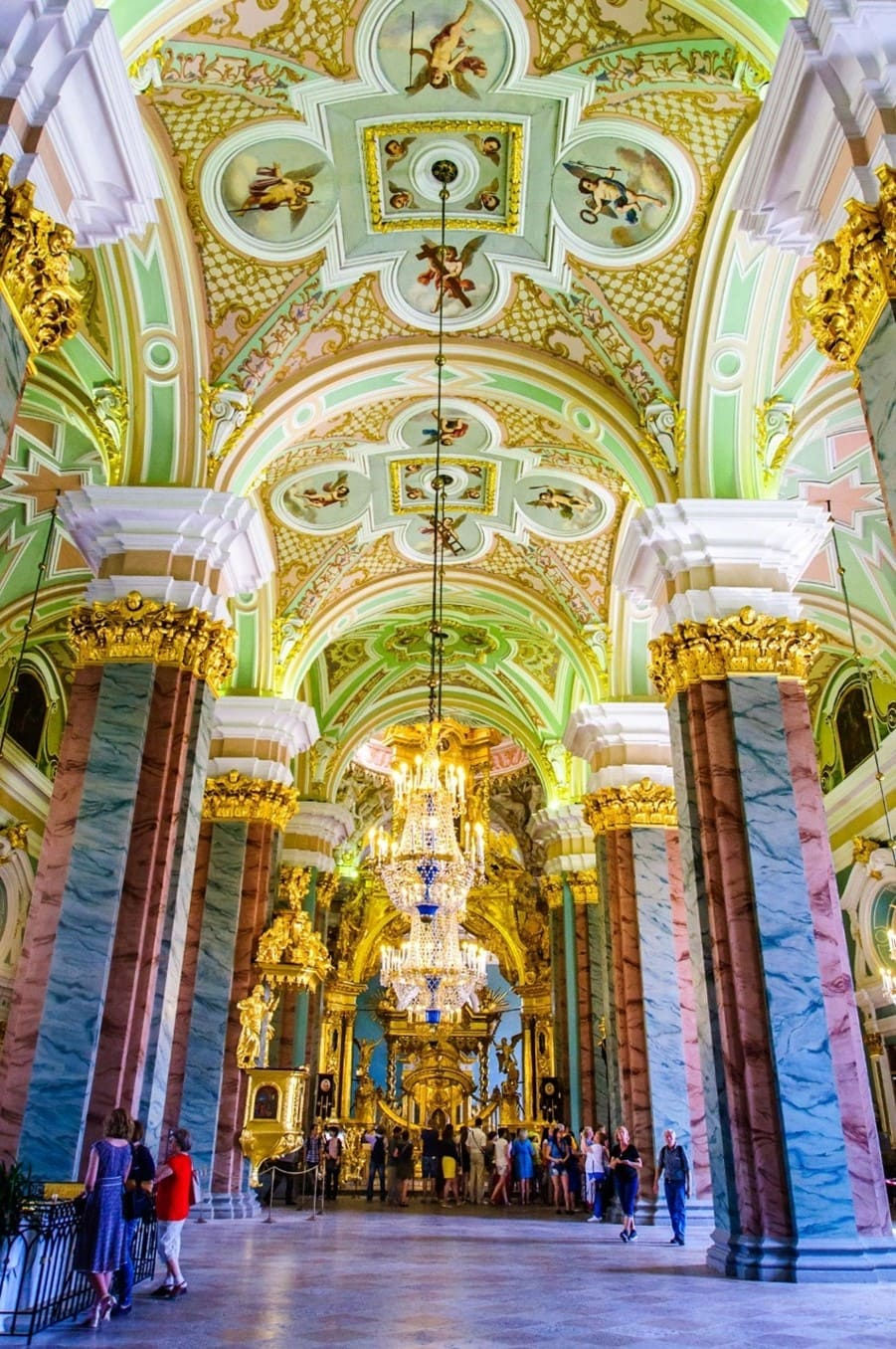 Interieur de la Cathédrale Pierre et Paul de St Pétersbourg