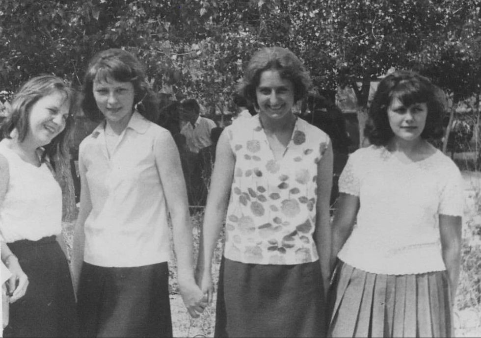 jeunes filles dans les annees 1960