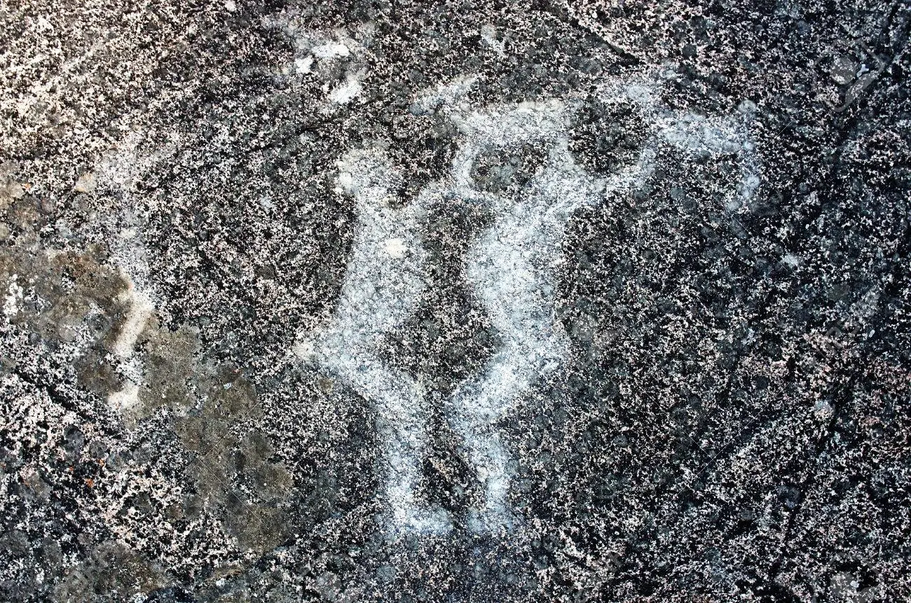 Pétroglyphes de Carélie, Rupestre, Pétroglyphes, pétroglyphes du lac Onega, Belomorsk, cap Peri , Kanozera, Labyrinthe Umbsky