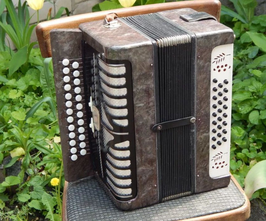 instruments, russes typiques : le garmon