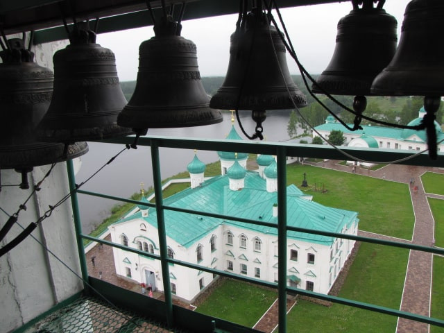 Russie, tourisme, croisière, campanile, cloches, clocher, monastère, moines