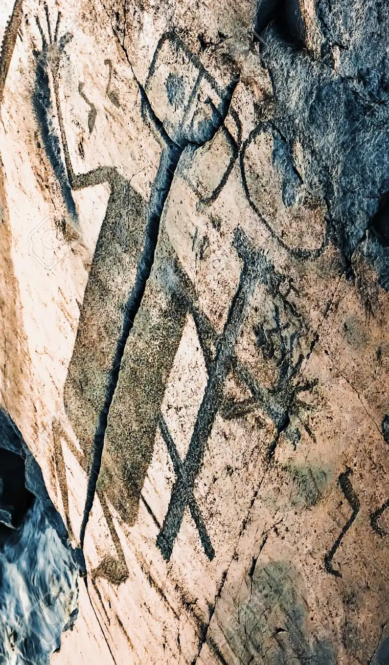 Pétroglyphes de Carélie, Rupestre, Pétroglyphes, pétroglyphes du lac Onega, Belomorsk, cap Peri , Kanozera, Labyrinthe Umbsky