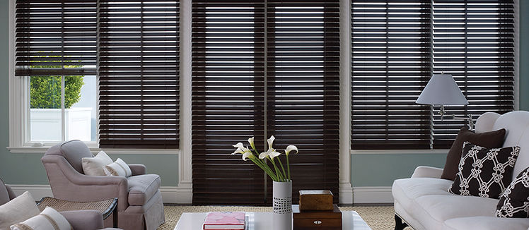 WOODEN VENETIAN WINDOW BLINDS