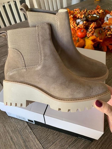 ๐คซSECRET SALE!!!๐คซ at DSW