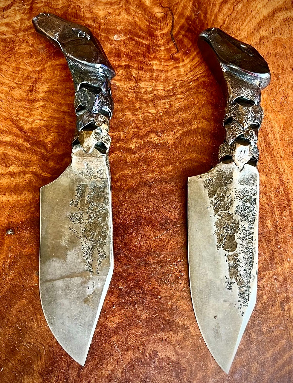 Thumbnail: Dragon Head Rails Spike Knife