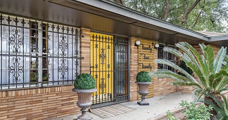 2228 US69 Nederland TX 77627-large-005-009-Front PorchEntrance-1500x1000-72dpi.jpg