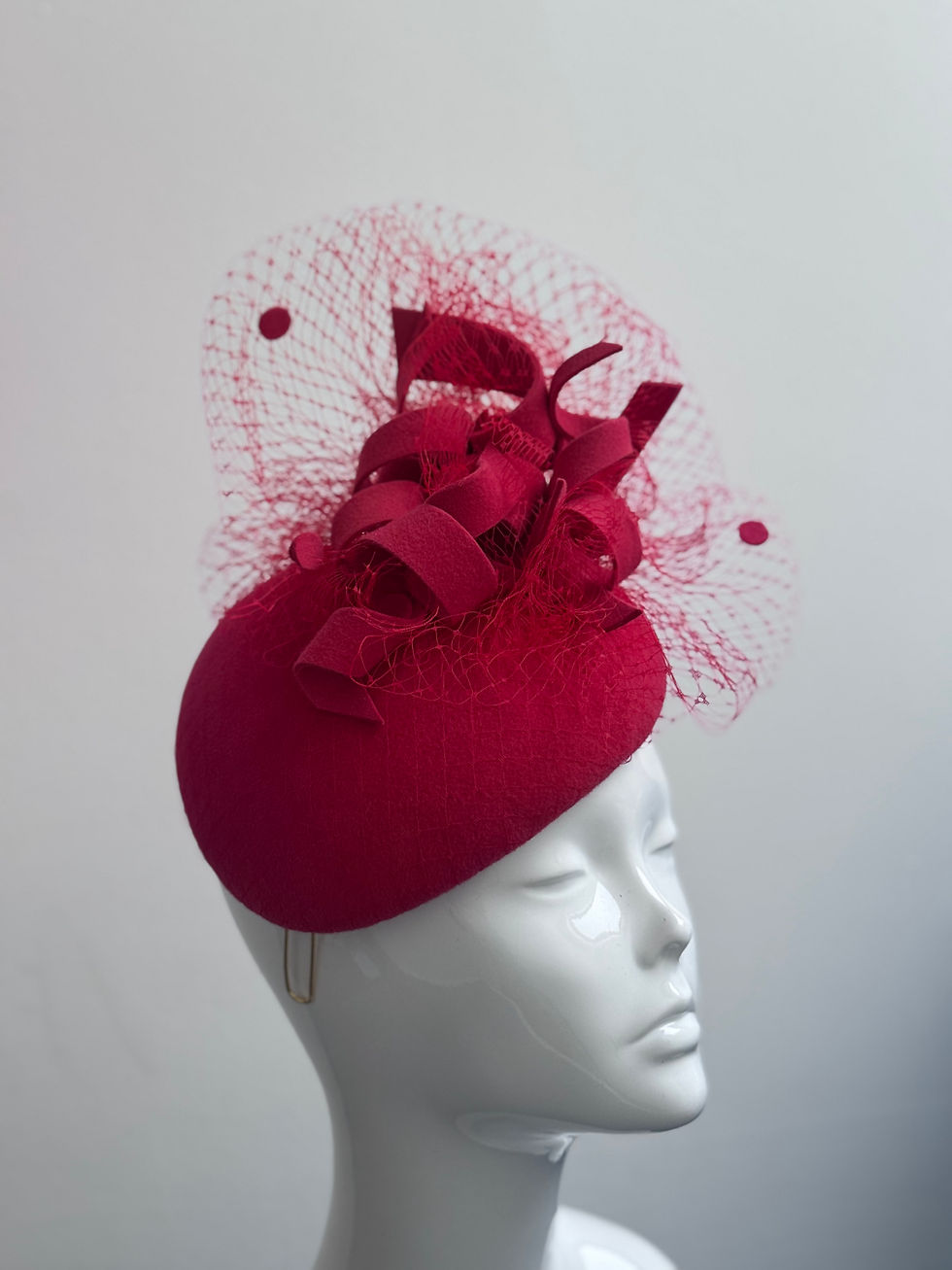 Thumbnail: Lady in red AW26