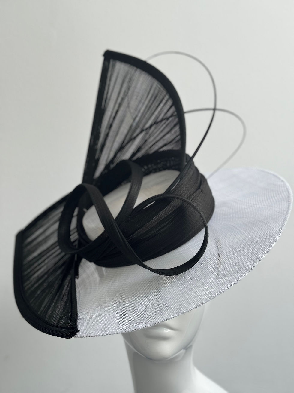 Thumbnail: Eclipse bow Dior SS