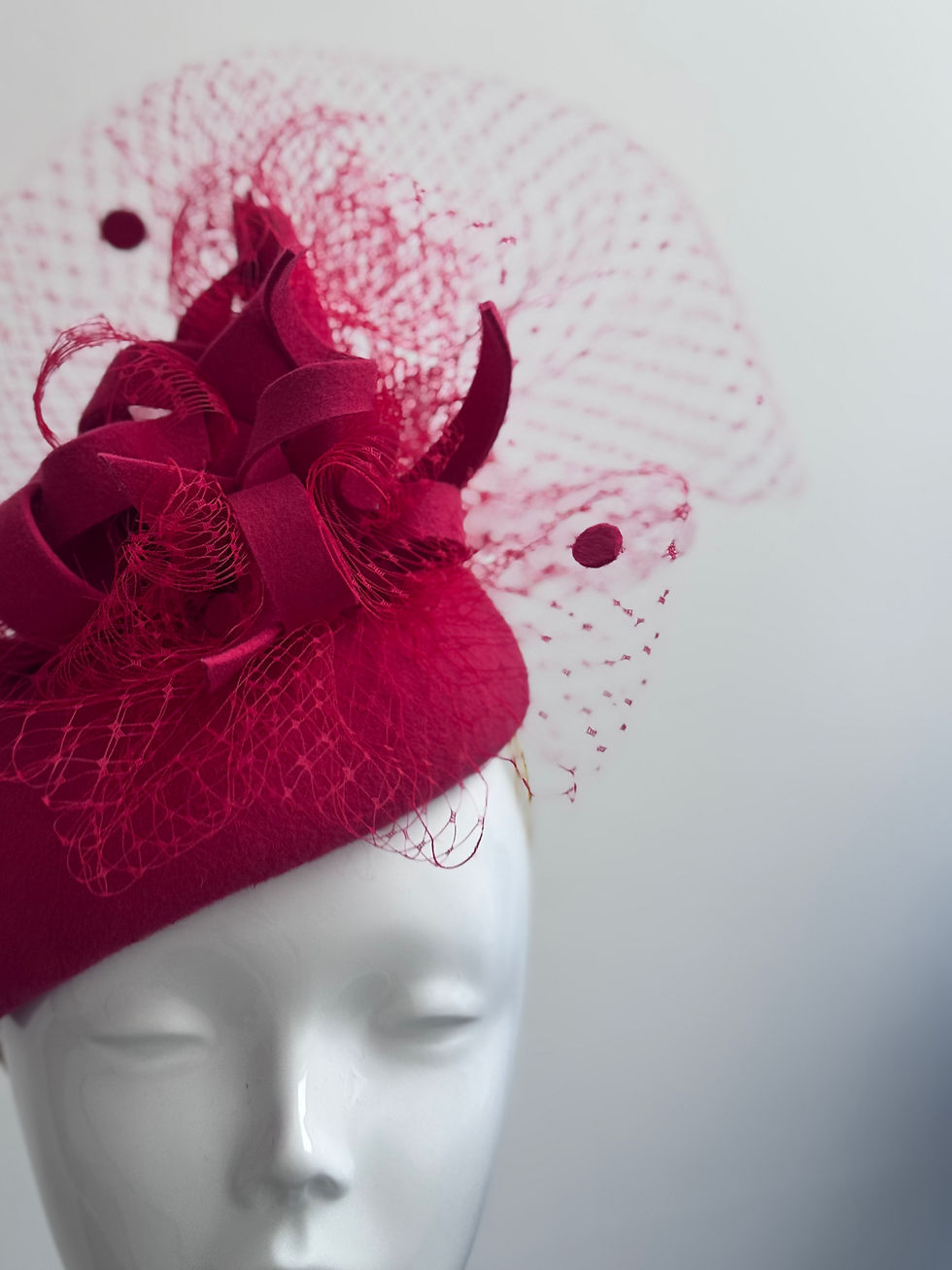 Thumbnail: Lady in red AW26