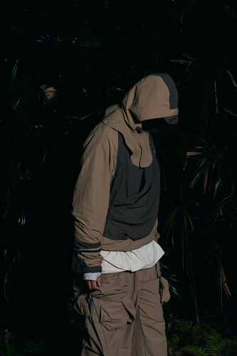 TEFLON® CROSSBAG JACKET/BROWN | Archival Reinvent