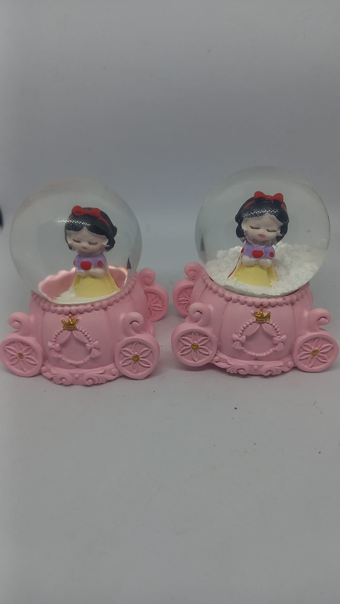 mini kar küresi ışıklı sevimli kız
